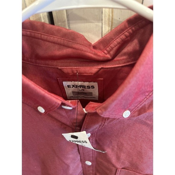 NWT’s Mens Express Fitted Large Red Button Up Long Sleeve Dress Shirt - Picture 4 of 5